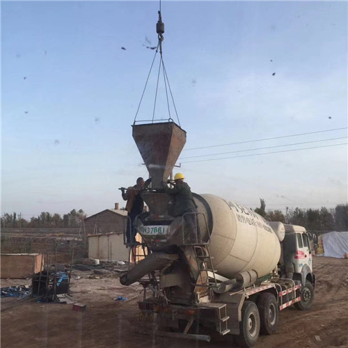 大化县“精准瞄准”—— 吊车的 “定位导航” 技术